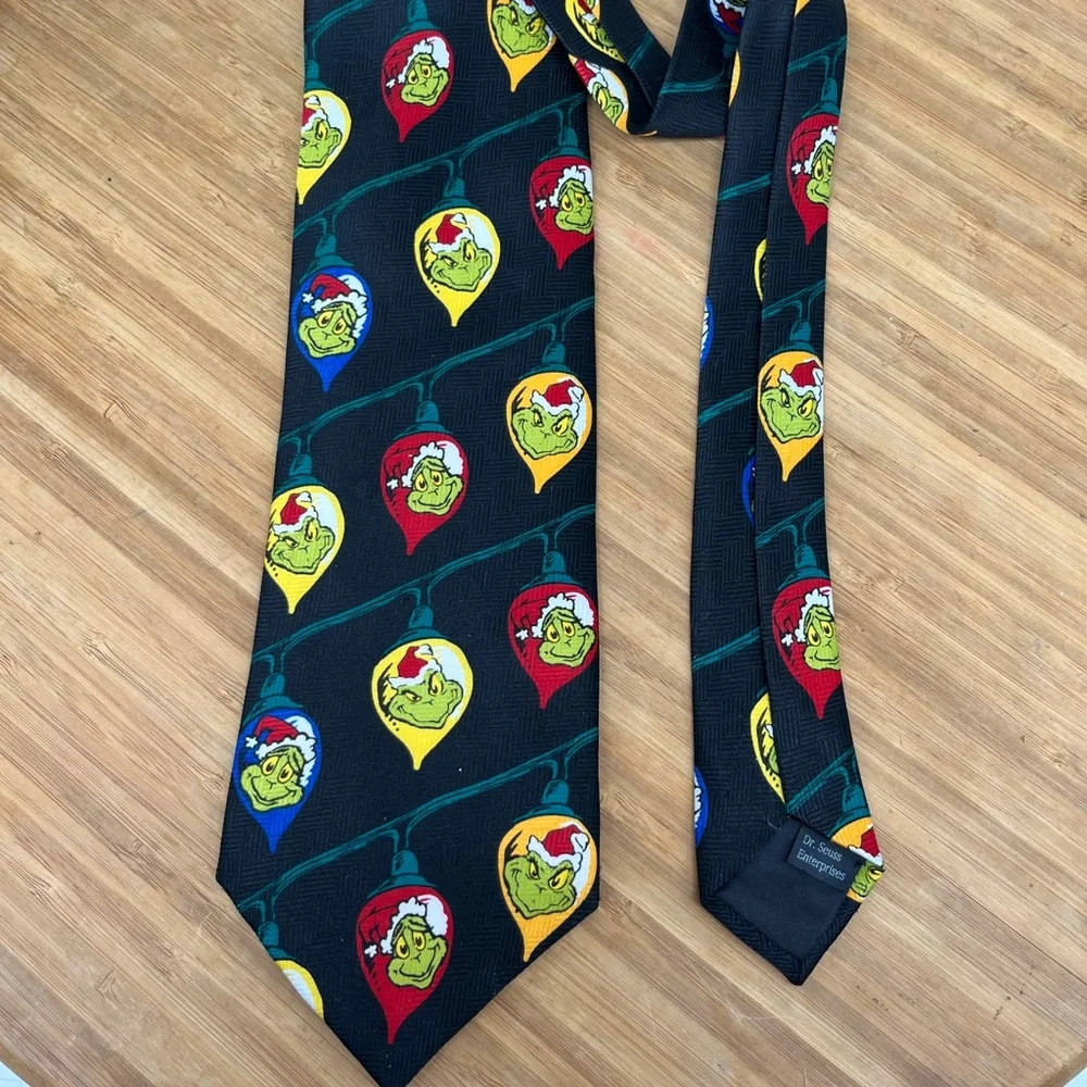 Vintage 90s Dr. Seuss The Grinch Christmas Theme Tie Necktie Holiday 58”‎ 3.5”